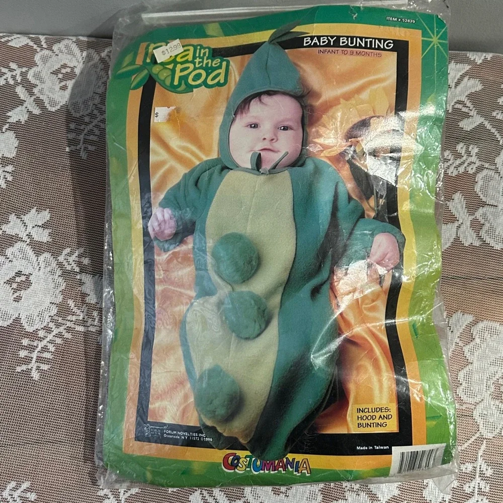 Vintage Forum Novelties Baby Peas in a‎ Pod Costume Bunting Hood 0-9Mo Halloween
